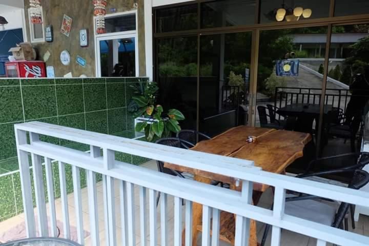 Baan AomSub Hotel Koh Samet Bagian luar foto